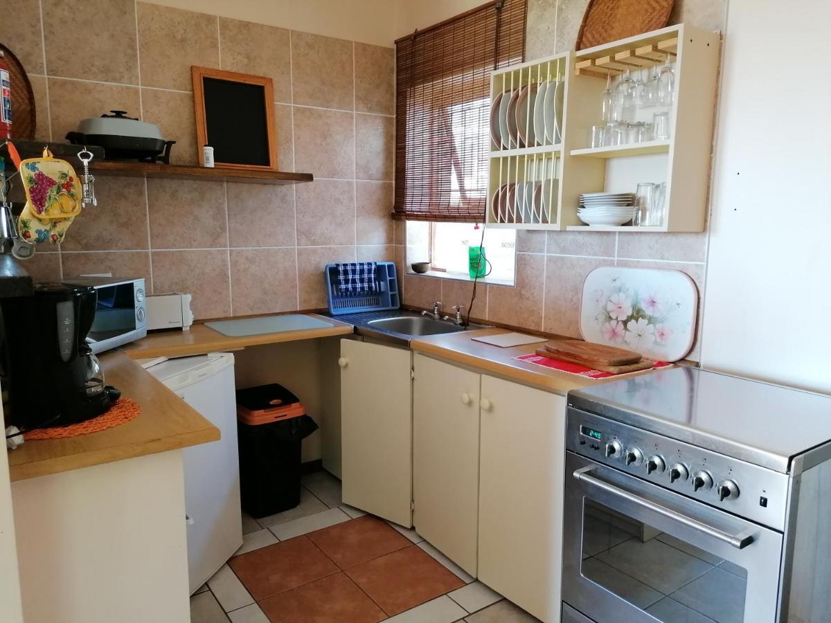 A1 Kynaston Self Catering Or Bed And Breakfast Jeffreys Bay Exterior photo