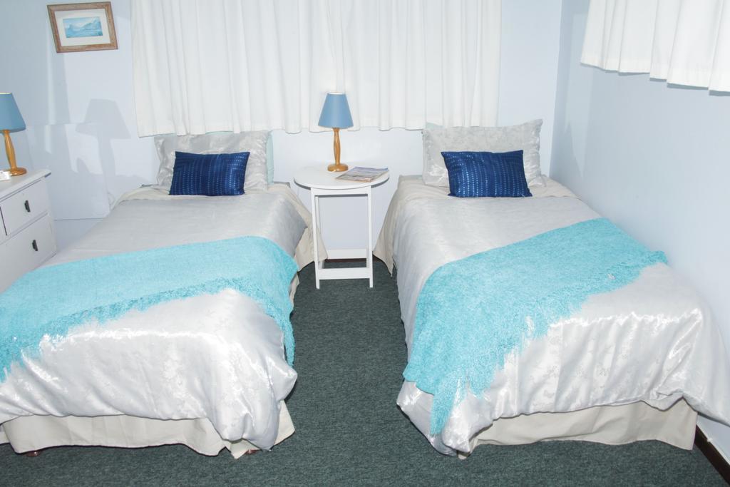 A1 Kynaston Self Catering Or Bed And Breakfast Jeffreys Bay Exterior photo