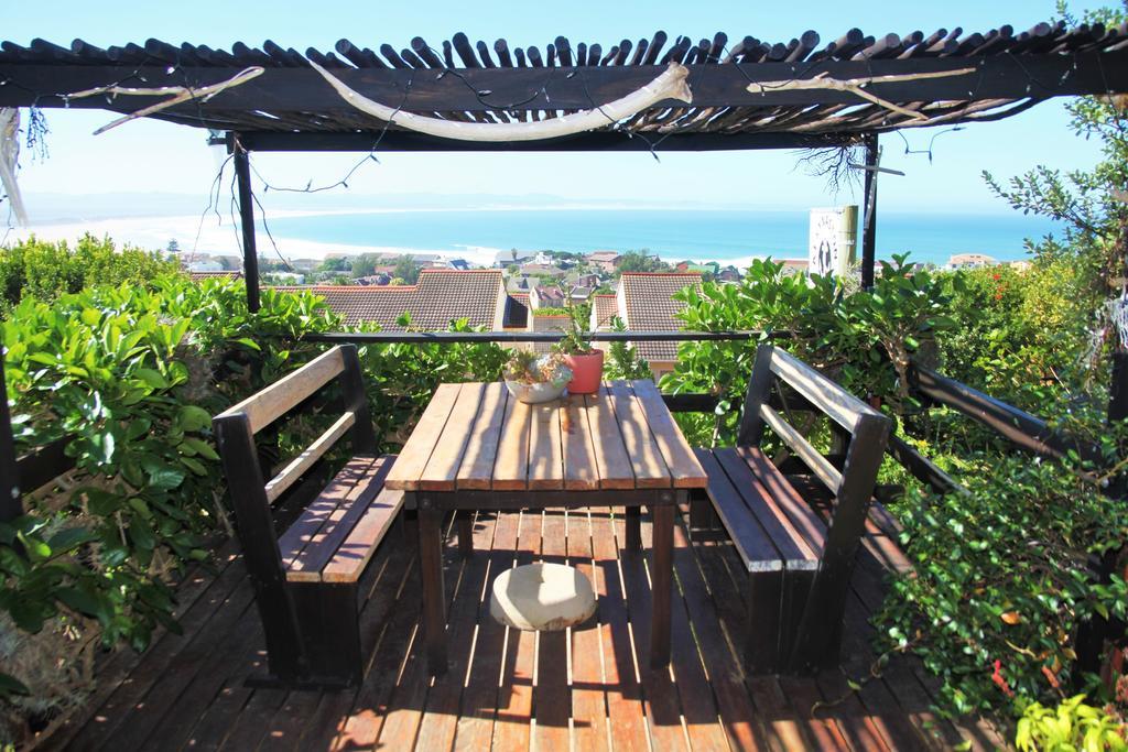 A1 Kynaston Self Catering Or Bed And Breakfast Jeffreys Bay Exterior photo